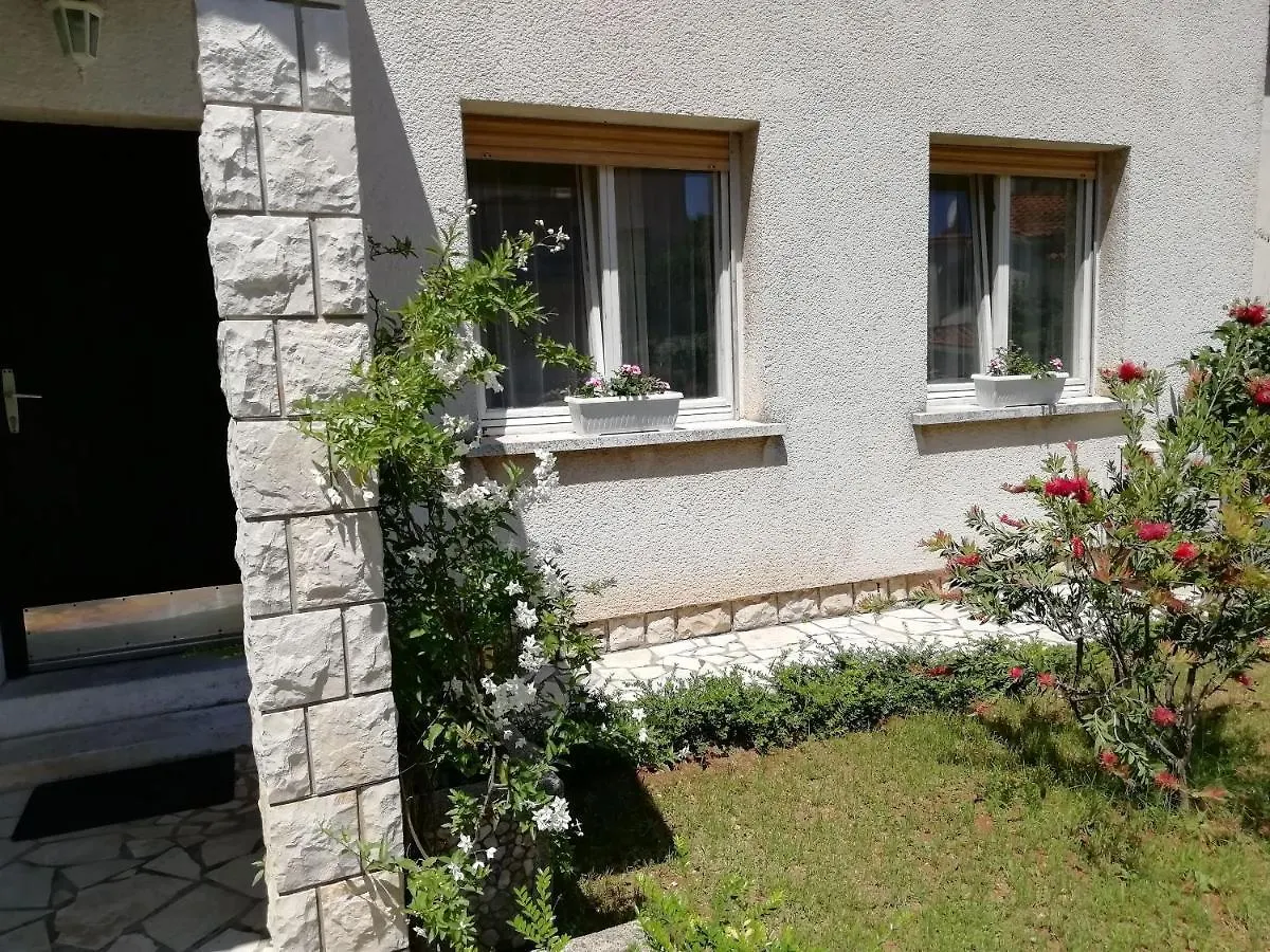 Apartments Jadranka Pula 0*,  Croatia